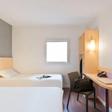 Ibis Budget Centre Hotel 2*