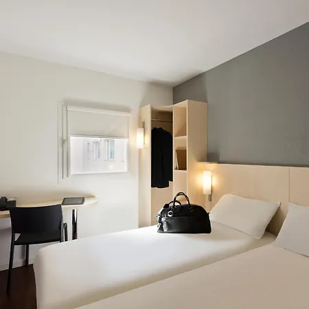 Ibis Budget Centre Hotel 2*
