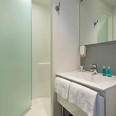 Ibis Budget Centre 2*