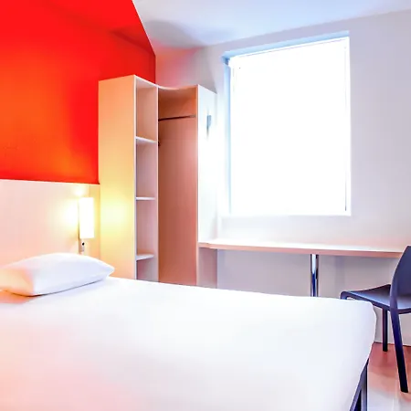 Ibis Budget Centre 2*