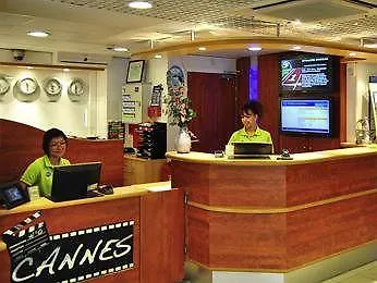 威乐戛纳中心宜必思快捷酒店 酒店
