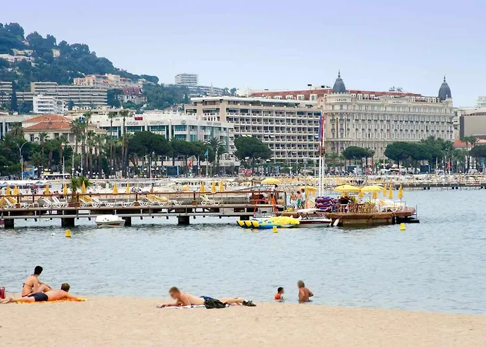 Ibis Budget Centre 2*